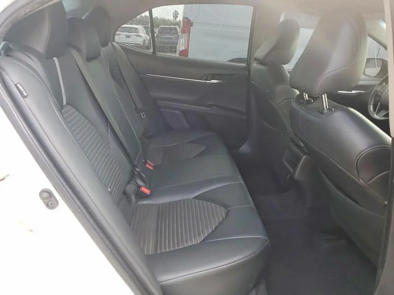 2018 TOYOTA CAMRY SE  