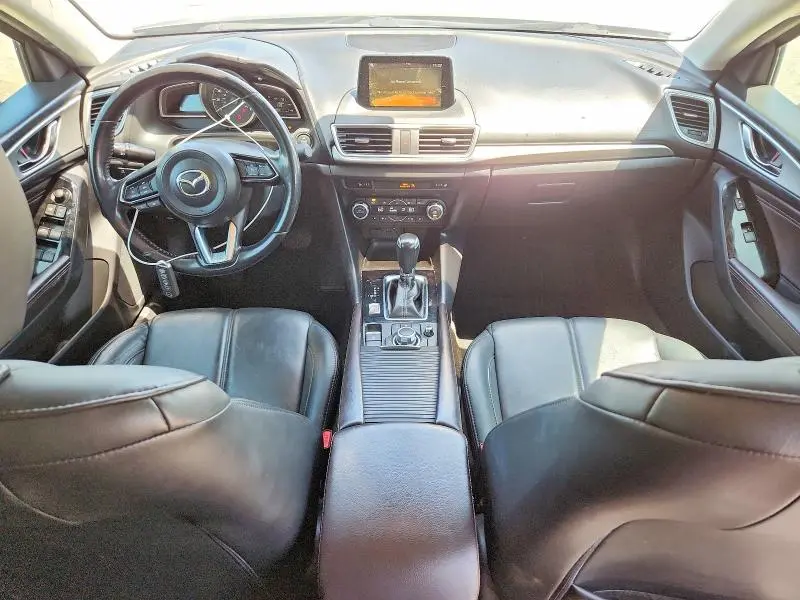2018 MAZDA 3 TOURING  