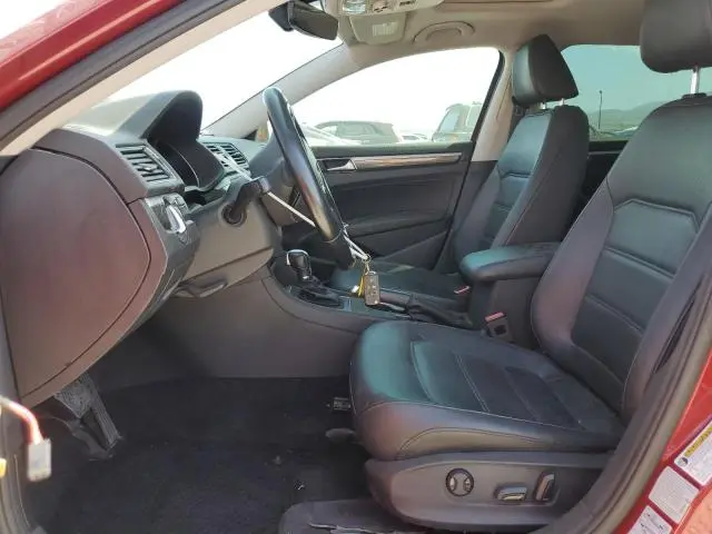 2017 VOLKSWAGEN PASSAT SE  