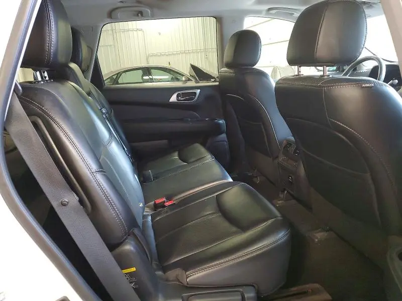 2017 NISSAN PATHFINDER PLATINUM  