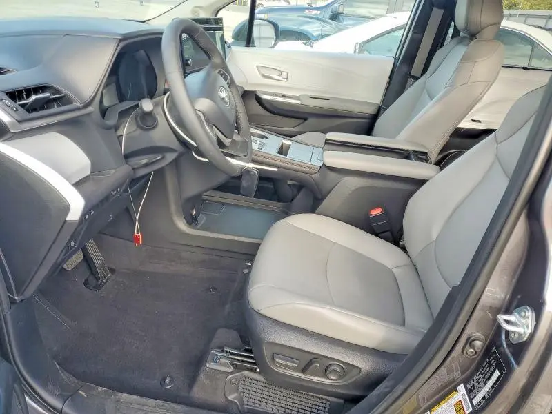 2025 TOYOTA SIENNA XLE 7-PASSENGER  