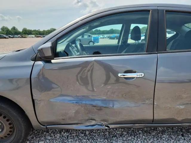 2019 NISSAN VERSA SV  