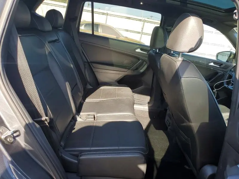 2021 VOLKSWAGEN TIGUAN SE  
