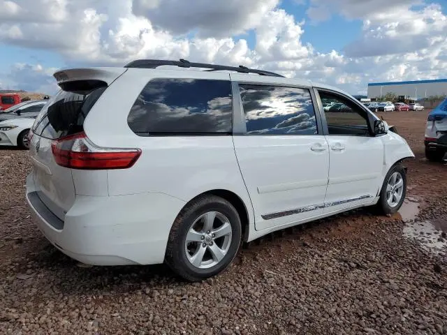 2016 TOYOTA SIENNA LE  