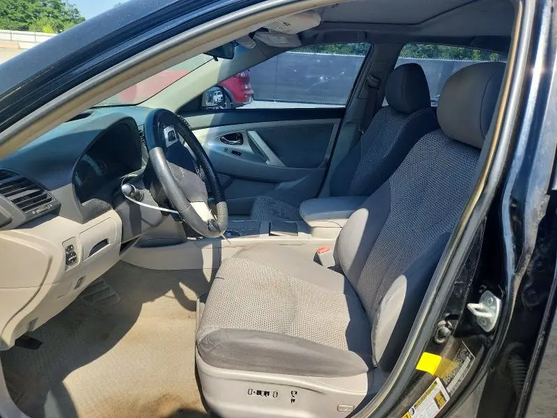 2011 TOYOTA CAMRY SE  