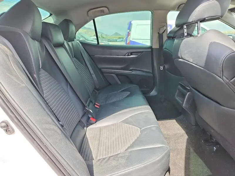 2019 TOYOTA CAMRY SE  