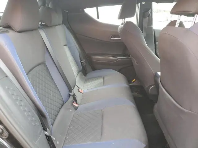 2021 TOYOTA C-HR XLE  