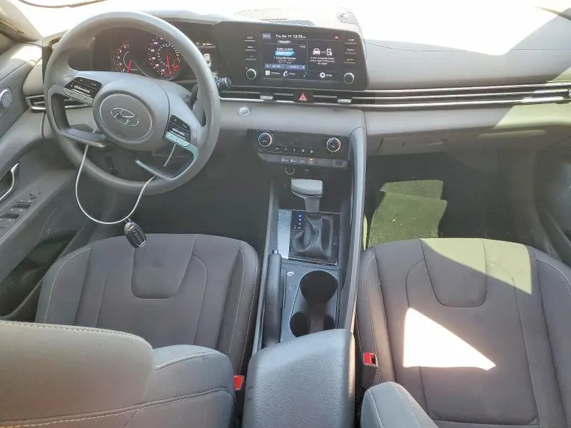 2022 HYUNDAI ELANTRA   