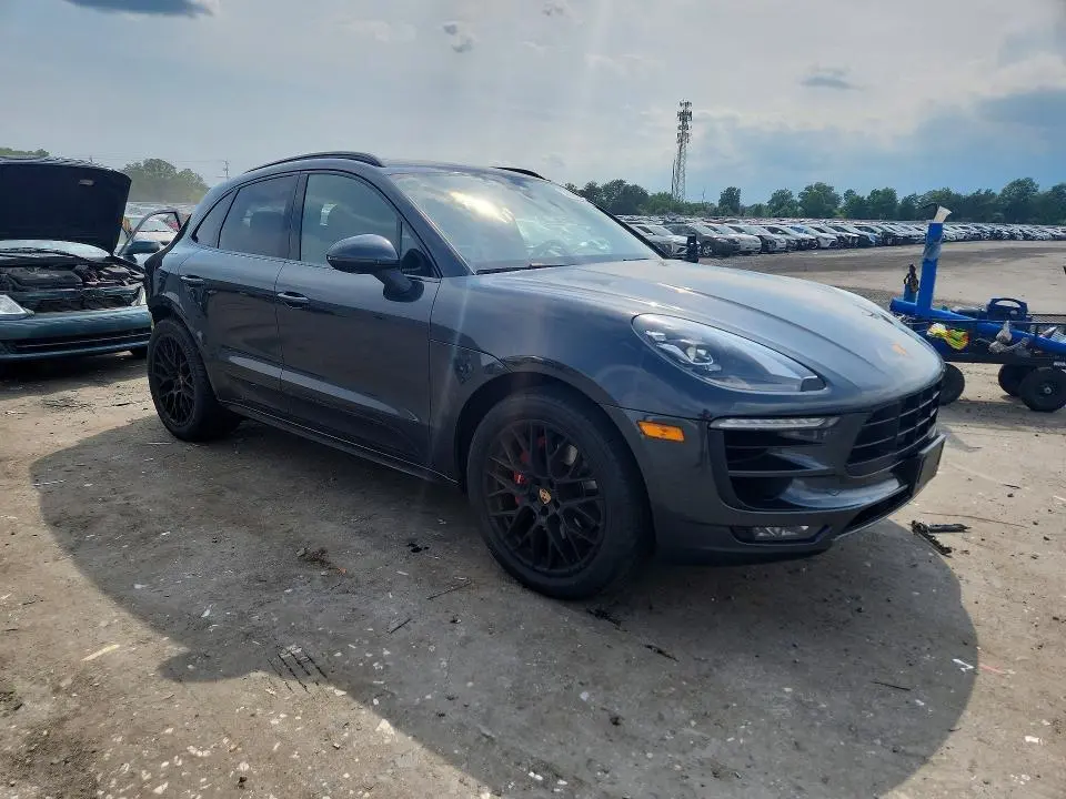 2017 PORSCHE MACAN GTS   