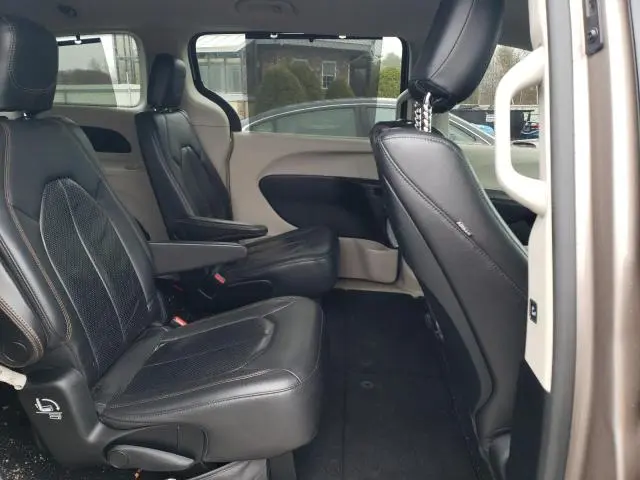 2017 CHRYSLER PACIFICA TOURING L PLUS  