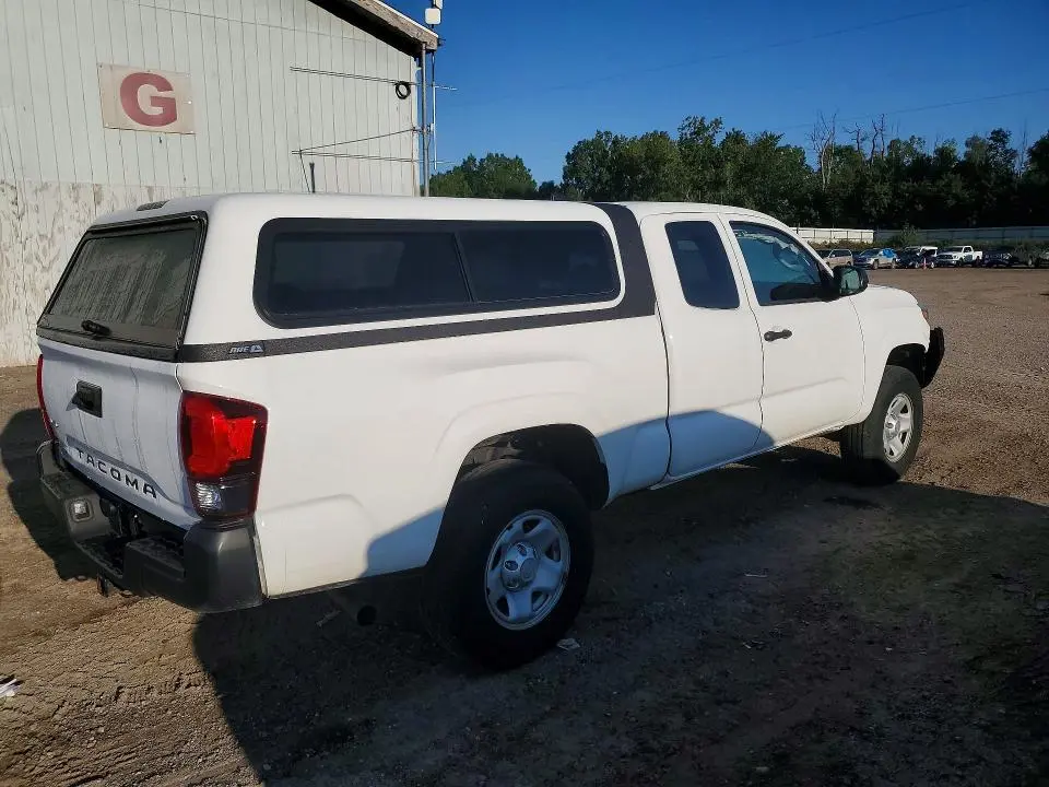 2018 TOYOTA TACOMA SR  