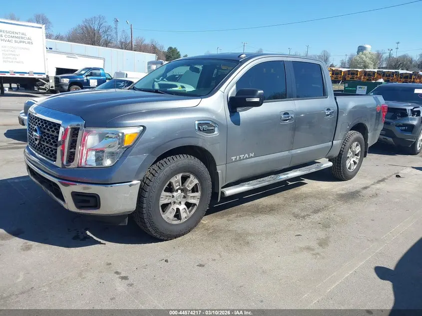 2017 NISSAN TITAN SV