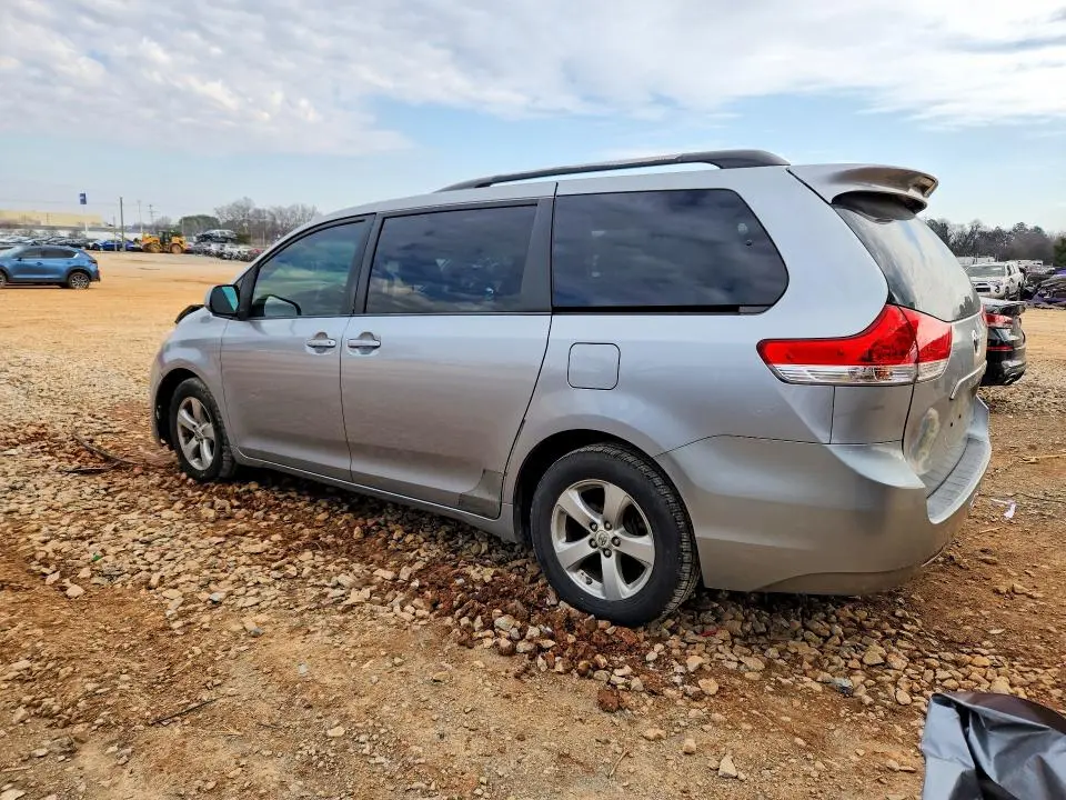 2011 TOYOTA SIENNA LE  