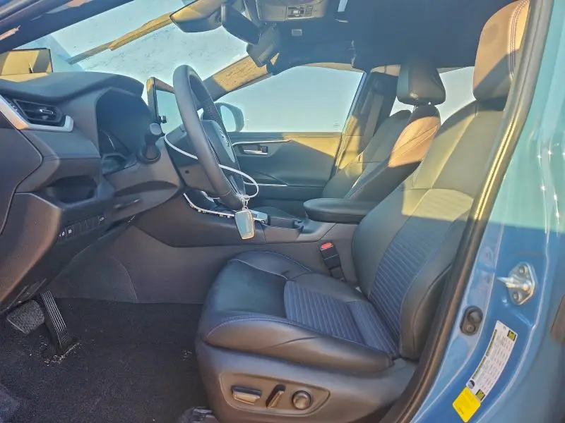 2025 TOYOTA RAV4 XSE  