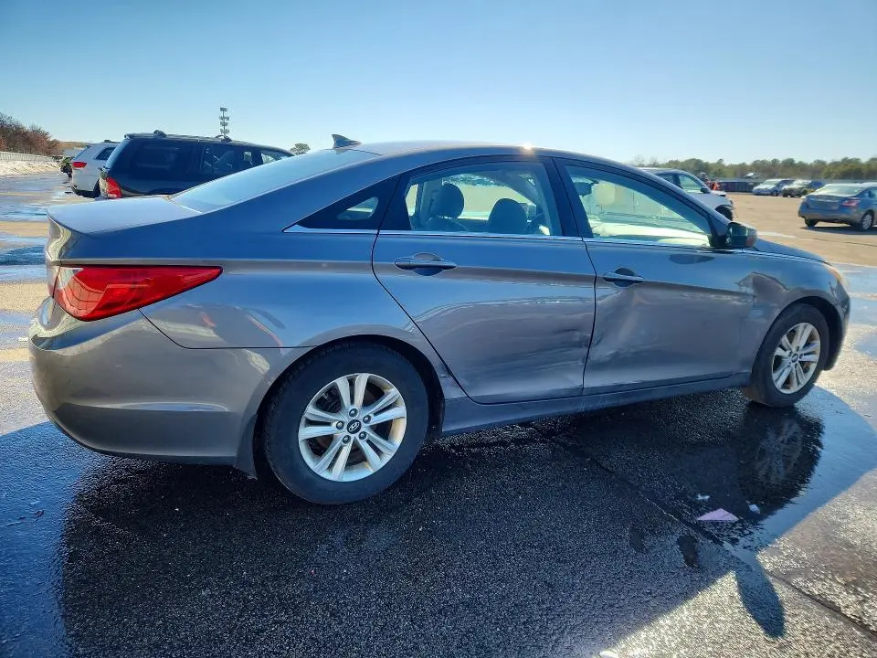 2012 HYUNDAI SONATA GLS  