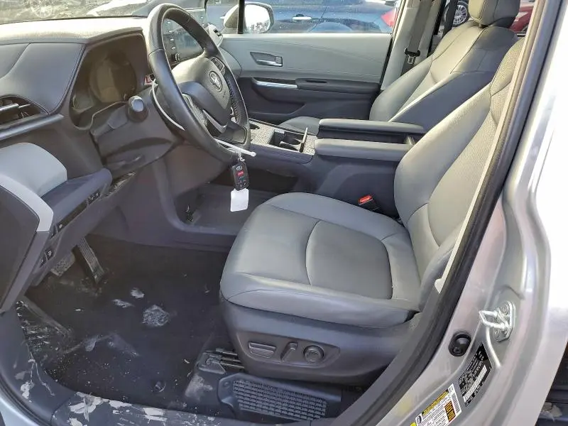 2022 TOYOTA SIENNA XLE 7-PASSENGER  