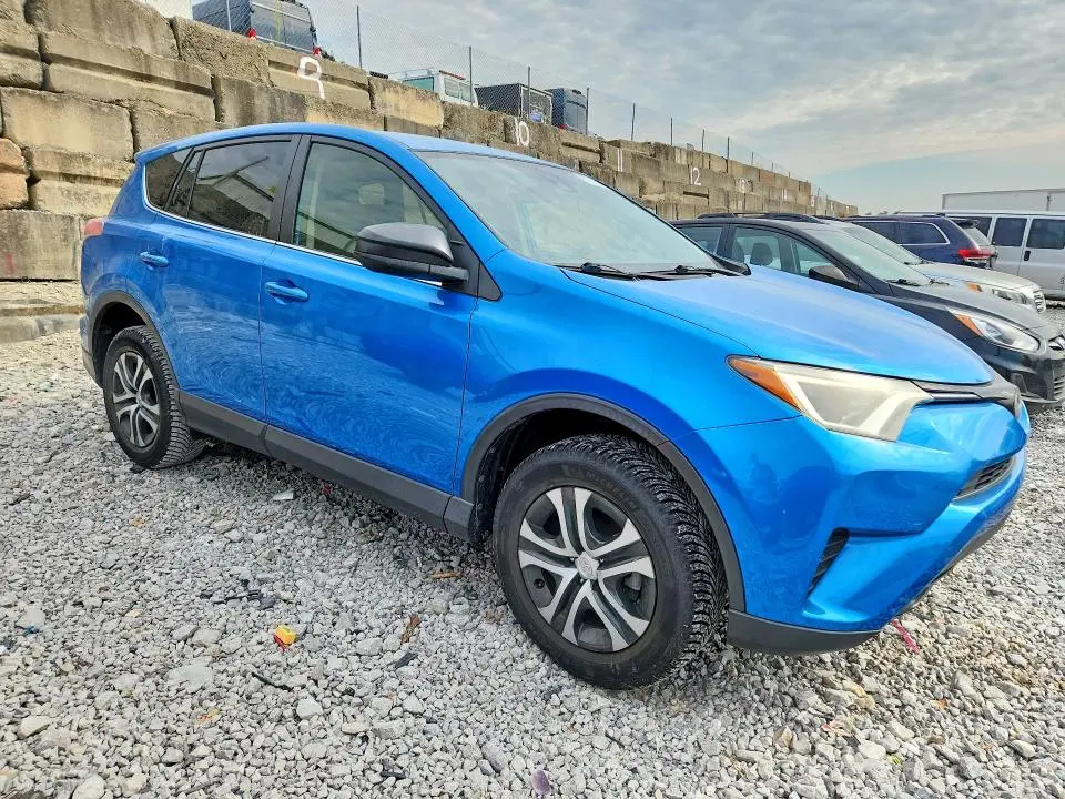 2018 TOYOTA RAV4 LE  