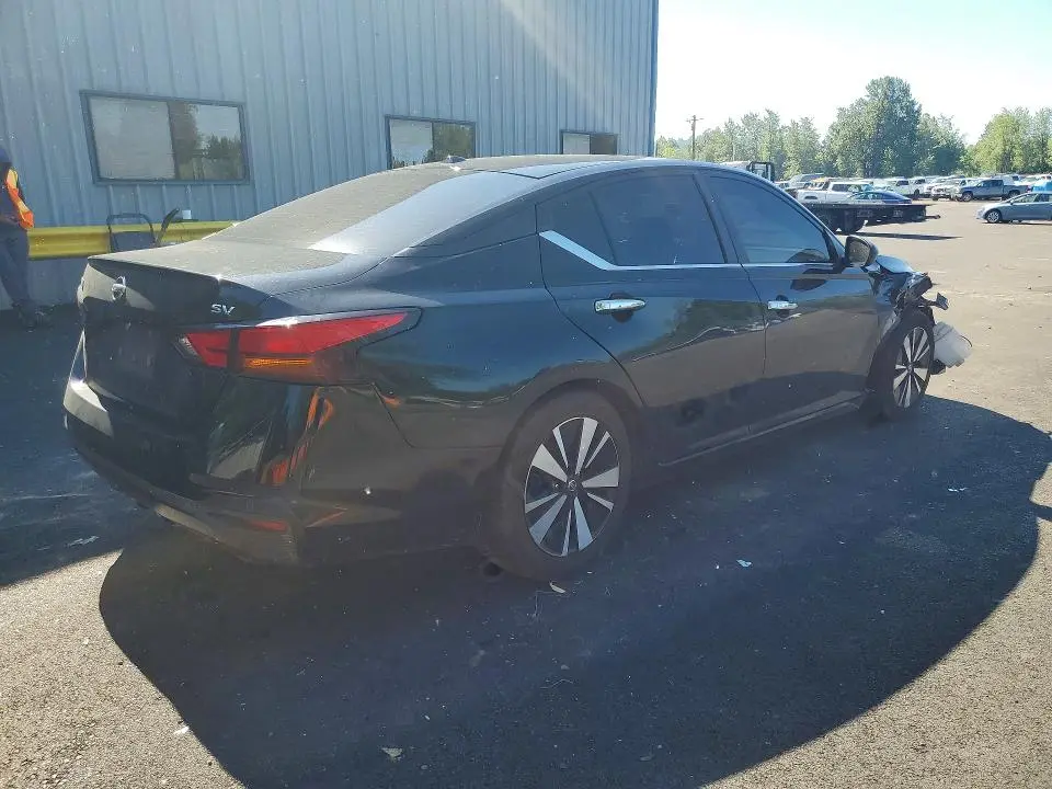 2022 NISSAN ALTIMA SV  