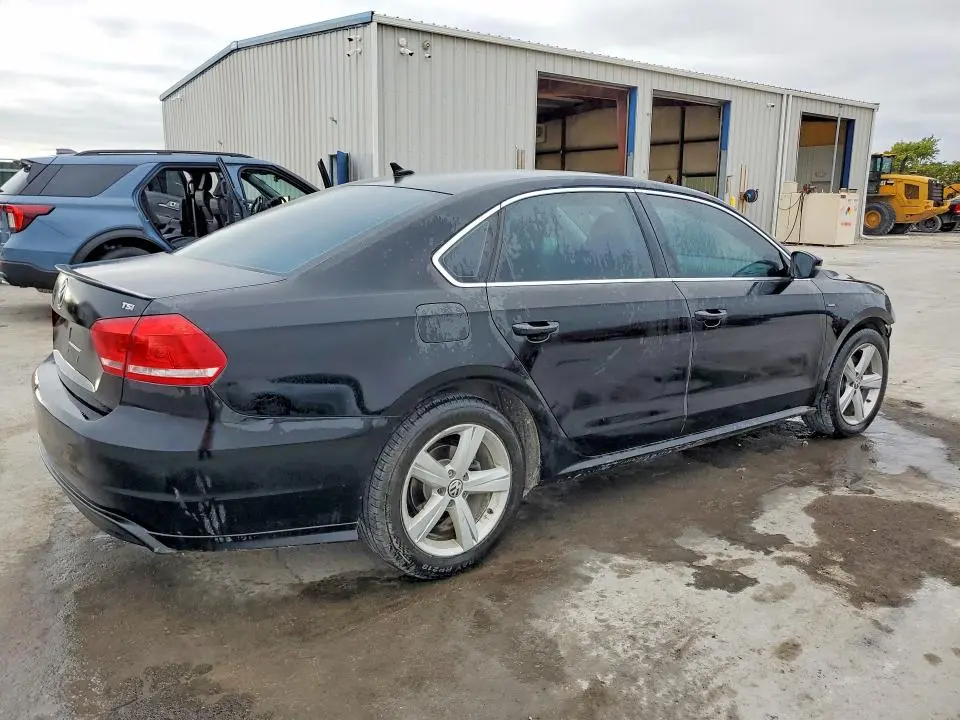 2015 VOLKSWAGEN PASSAT S  