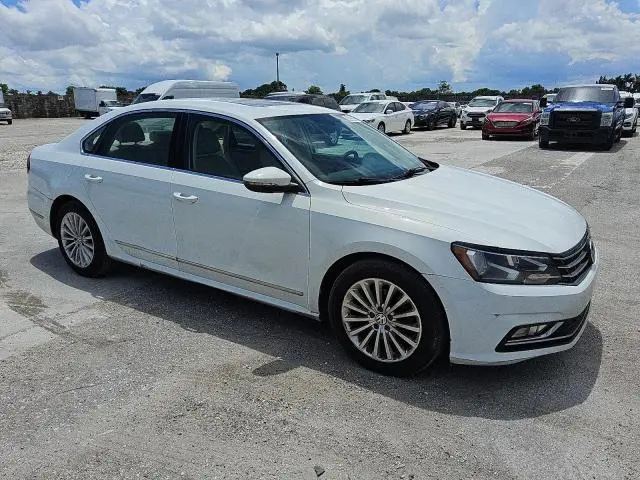 2016 VOLKSWAGEN PASSAT SE