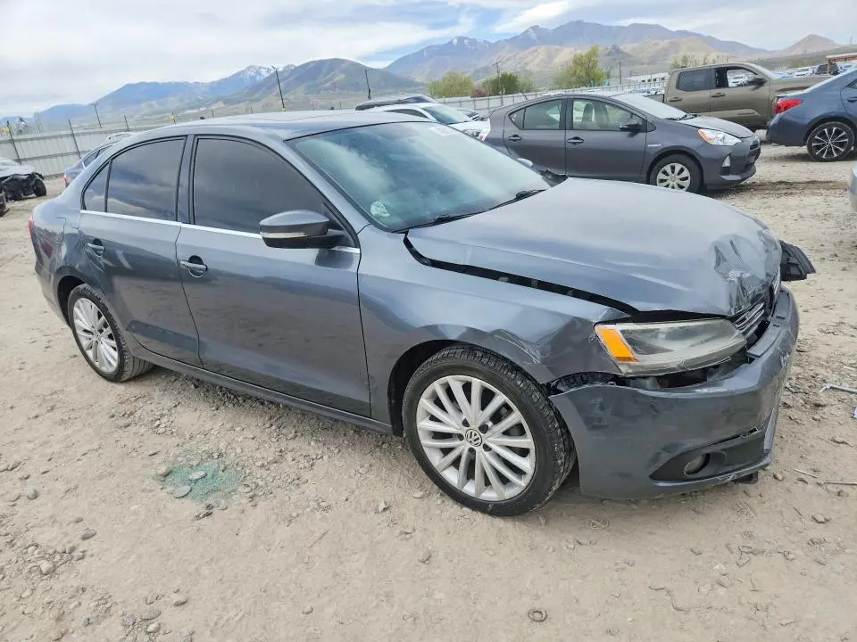 2013 VOLKSWAGEN JETTA TDI  