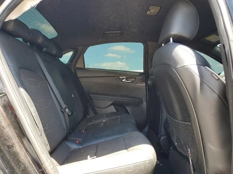 2024 KIA FORTE GT LINE  