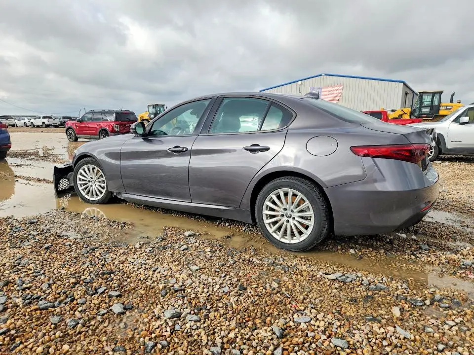 2022 ALFA ROMEO GIULIA   