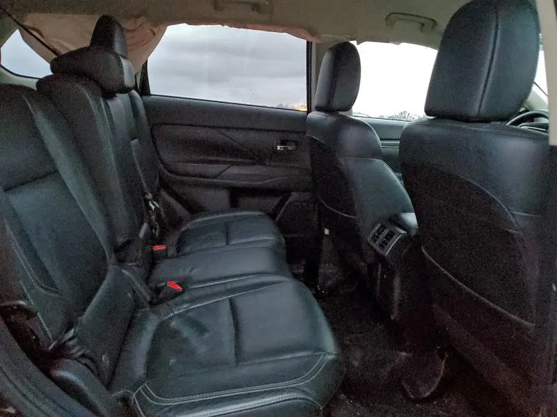 2019 MITSUBISHI OUTLANDER SE  