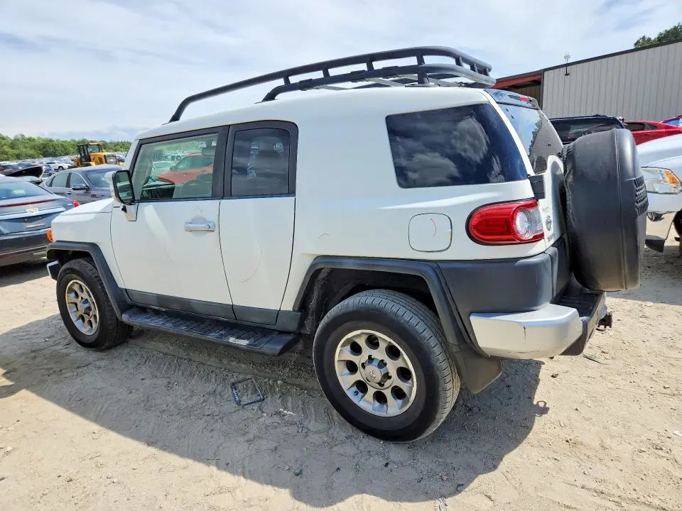 2013 TOYOTA FJ CRUISER BASE  