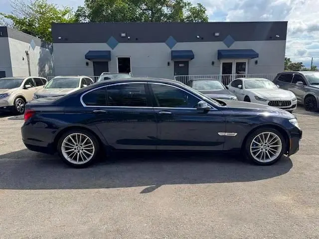 2015 BMW 750 XI  