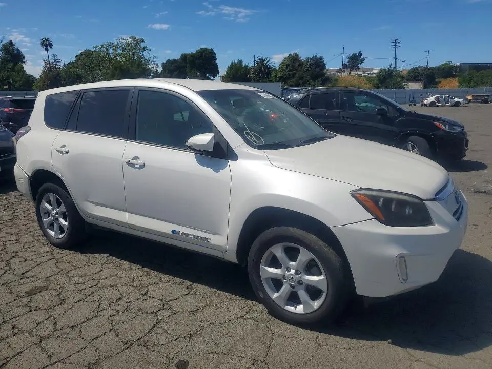 2013 TOYOTA RAV4 EV BASE  