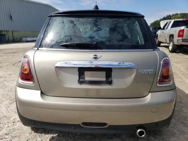 2010 MINI COOPER 