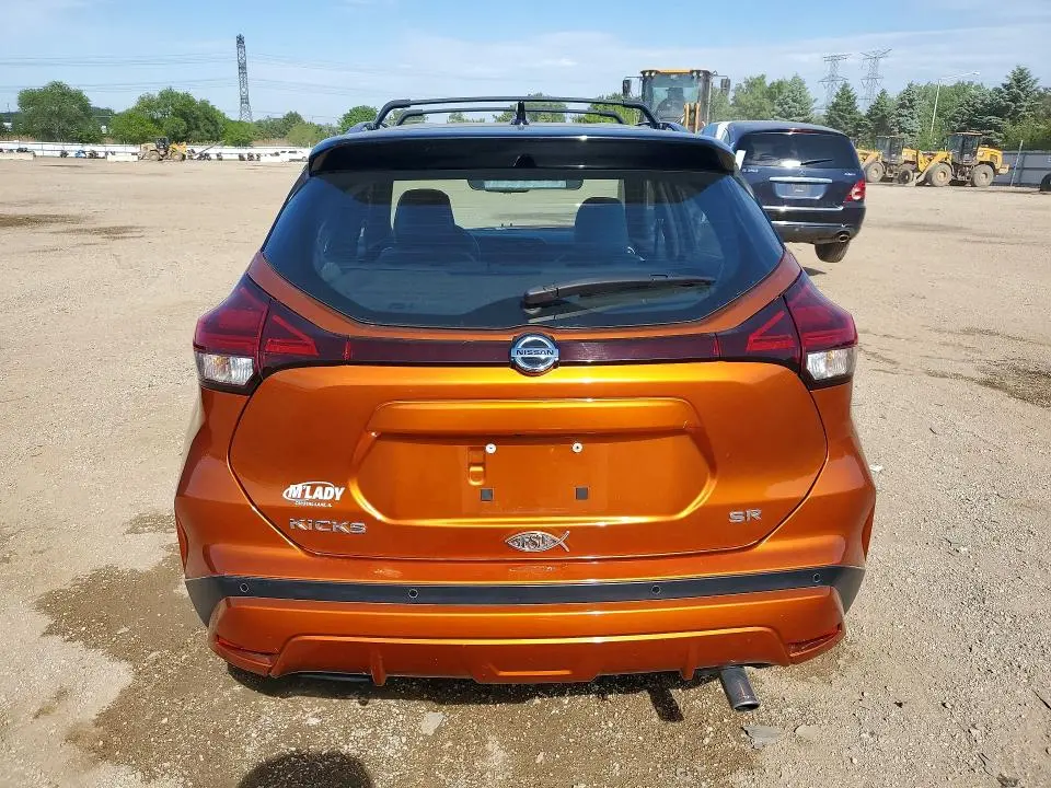 2021 NISSAN KICKS SR  