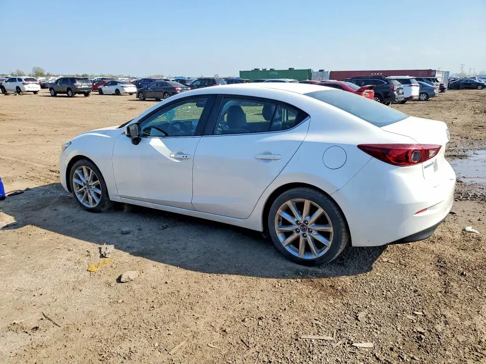 2017 MAZDA 3 TOURING  