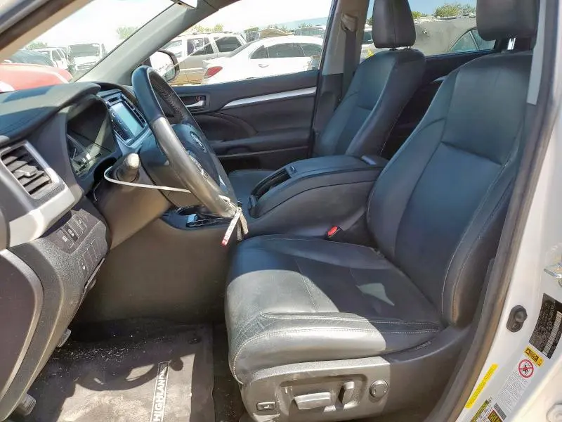 2018 TOYOTA HIGHLANDER SE  