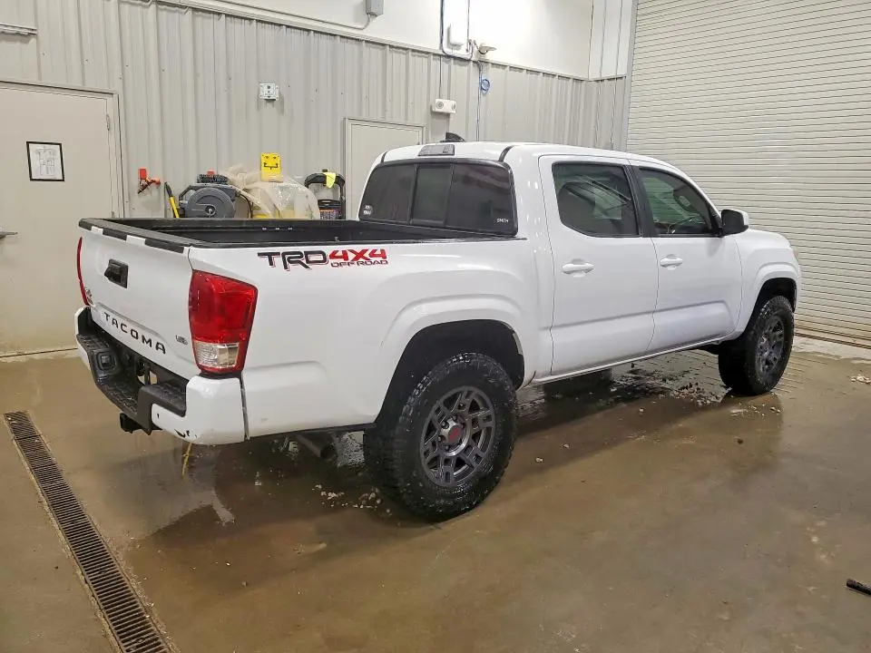 2017 TOYOTA TACOMA SR V6  