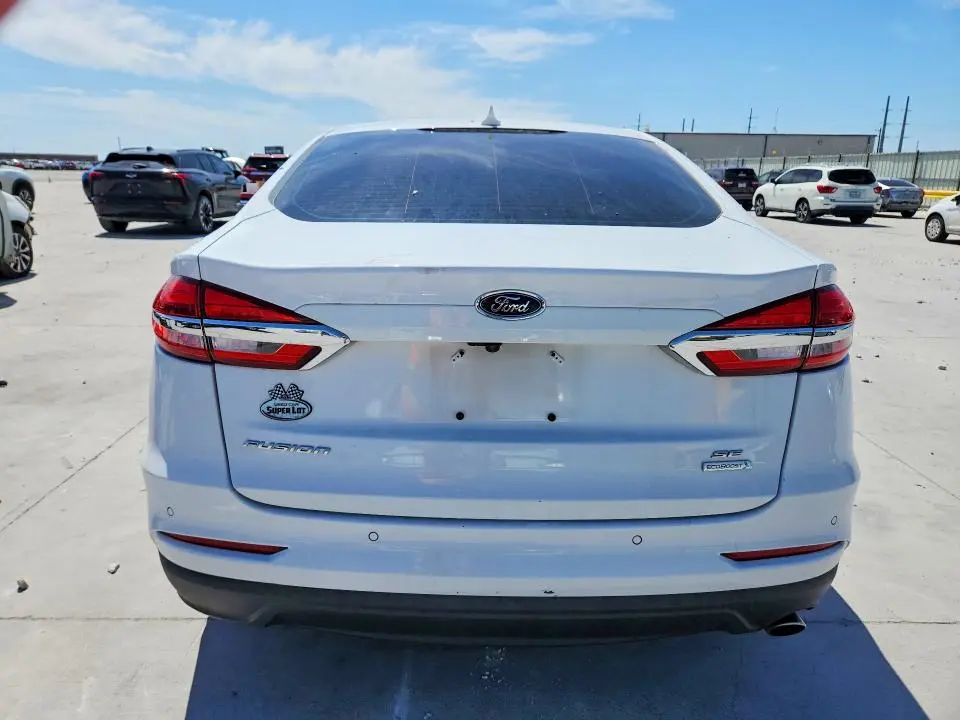2019 FORD FUSION SE  