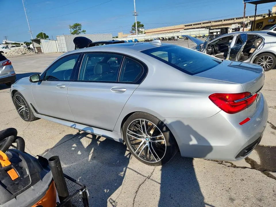 2018 BMW 750 I  