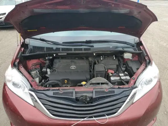 2012 TOYOTA SIENNA LE  
