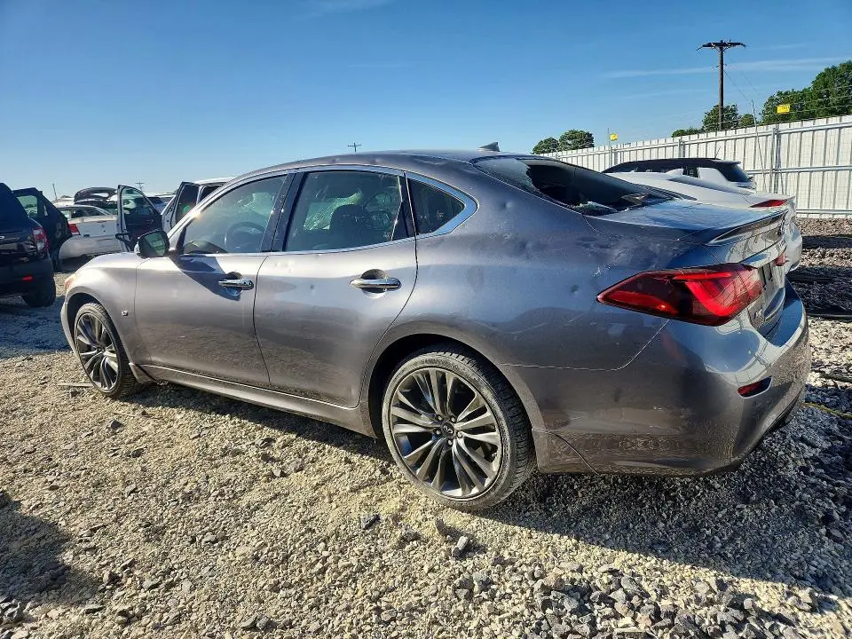 2017 INFINITI Q70 3.7  