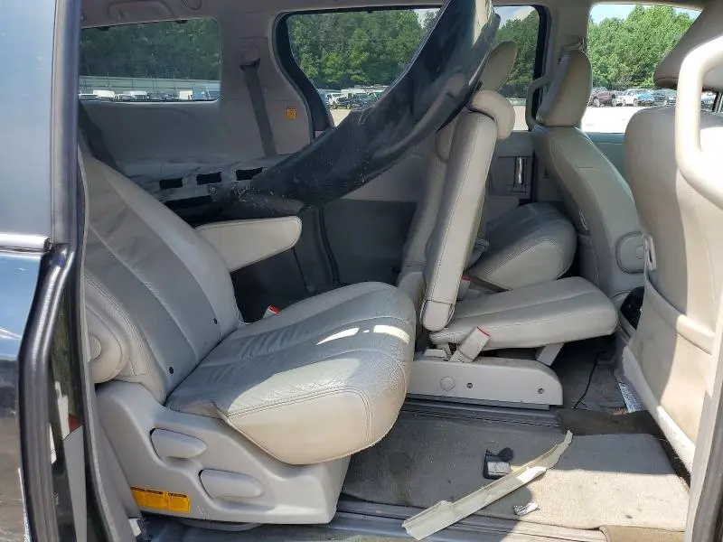 2011 TOYOTA SIENNA XLE 8-PASSENGER  