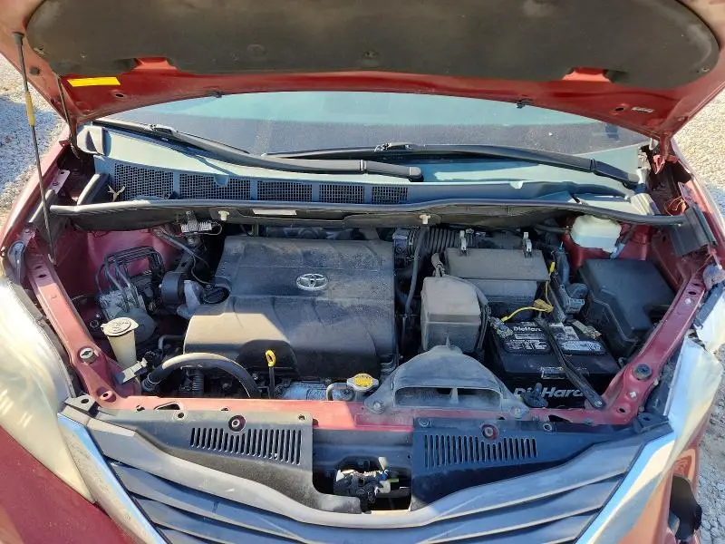 2011 TOYOTA SIENNA XLE  