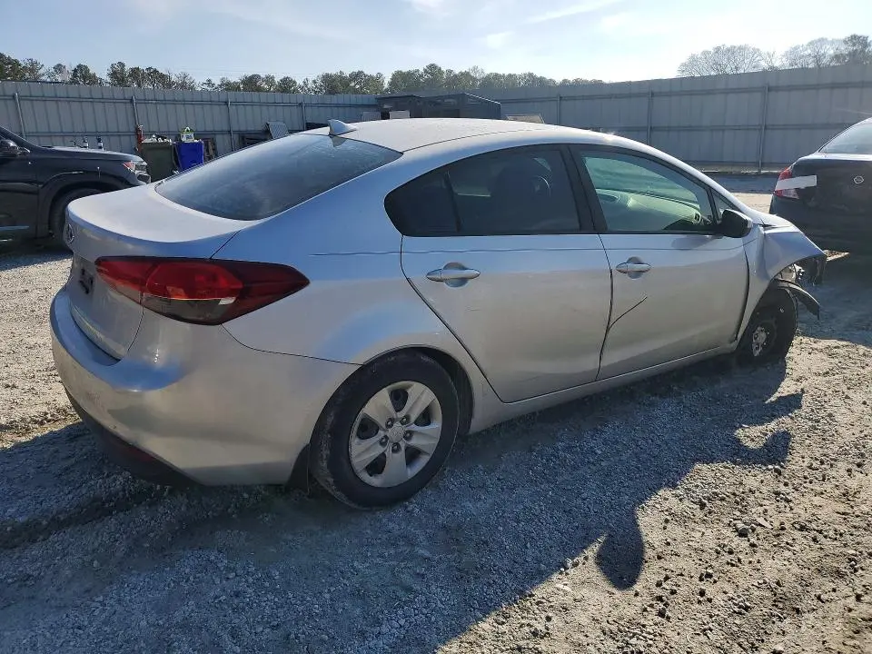 2017 KIA FORTE LX  