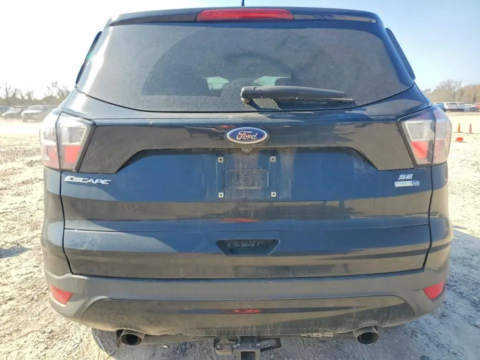 2018 FORD ESCAPE SE  
