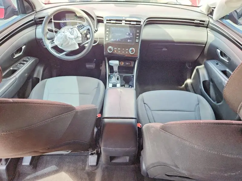 2022 HYUNDAI TUCSON SE  