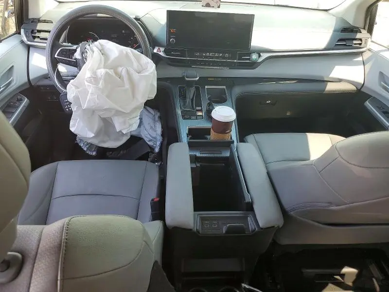 2026 TOYOTA SIENNA XLE 8-PASSENGER  