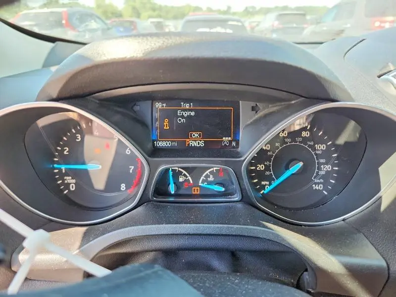 2017 FORD ESCAPE SE  