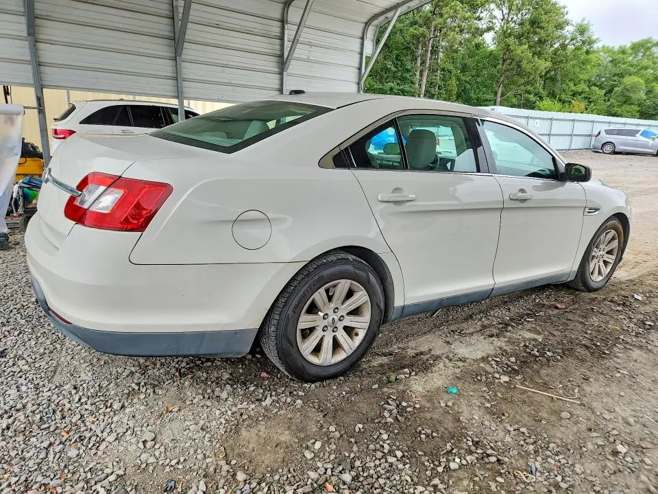 2011 FORD TAURUS SE  