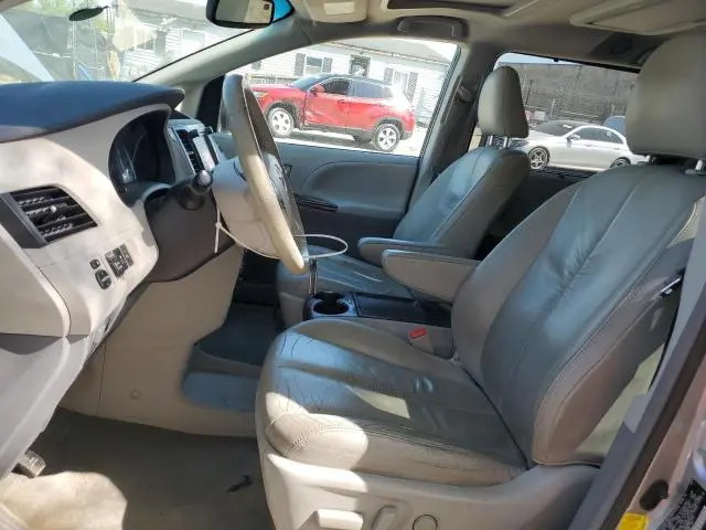 2011 TOYOTA SIENNA XLE  