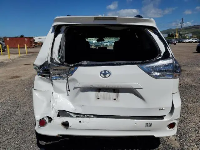 2020 TOYOTA SIENNA SE